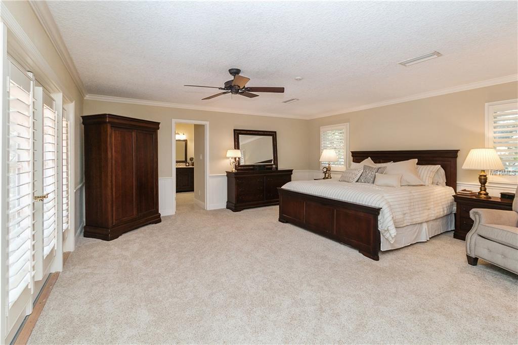 5 SHADOW LANE, MAITLAND, Florida 32751, 4 Bedrooms Bedrooms, 10 Rooms Rooms,3 BathroomsBathrooms,Residential,For sale,SHADOW,O5560936