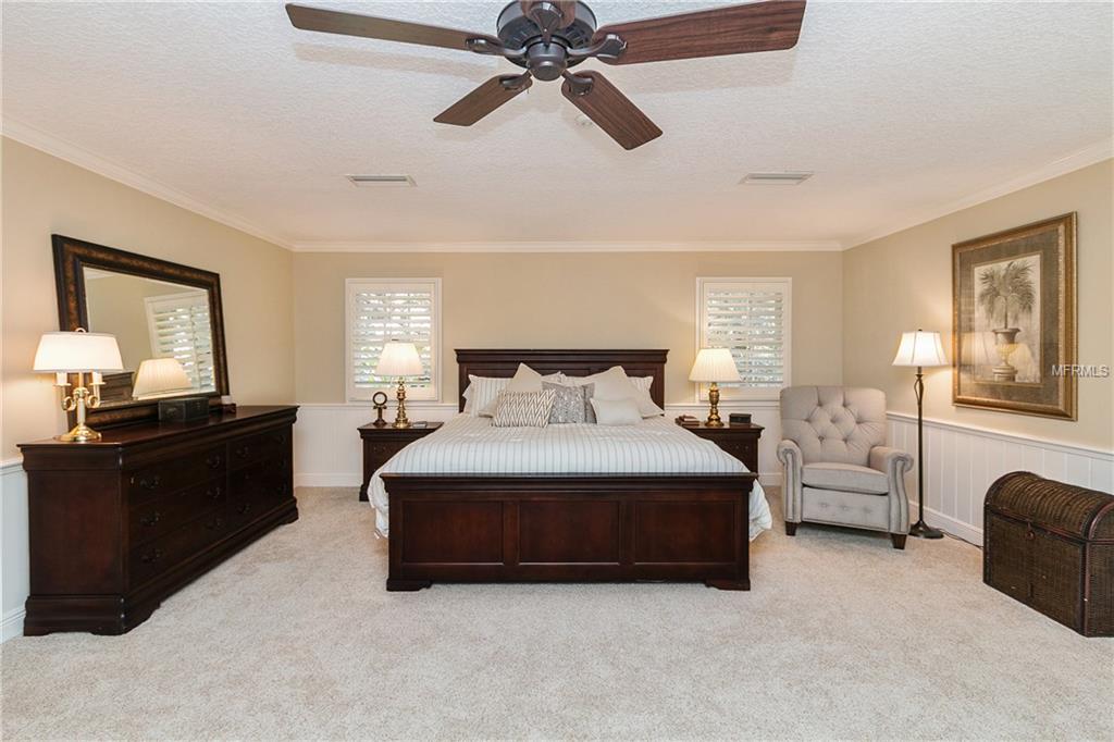 5 SHADOW LANE, MAITLAND, Florida 32751, 4 Bedrooms Bedrooms, 10 Rooms Rooms,3 BathroomsBathrooms,Residential,For sale,SHADOW,O5560936