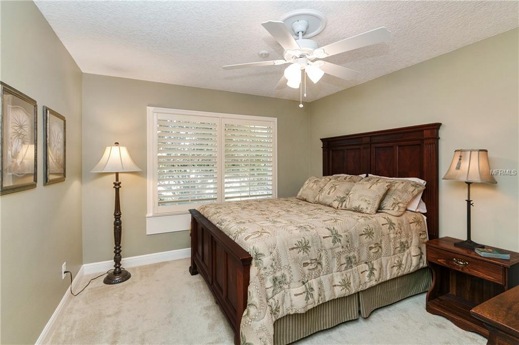 5 SHADOW LANE, MAITLAND, Florida 32751, 4 Bedrooms Bedrooms, 10 Rooms Rooms,3 BathroomsBathrooms,Residential,For sale,SHADOW,O5560936