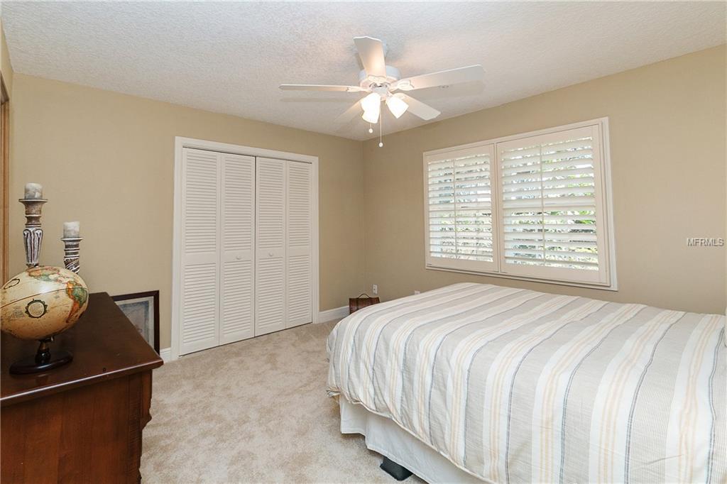 5 SHADOW LANE, MAITLAND, Florida 32751, 4 Bedrooms Bedrooms, 10 Rooms Rooms,3 BathroomsBathrooms,Residential,For sale,SHADOW,O5560936