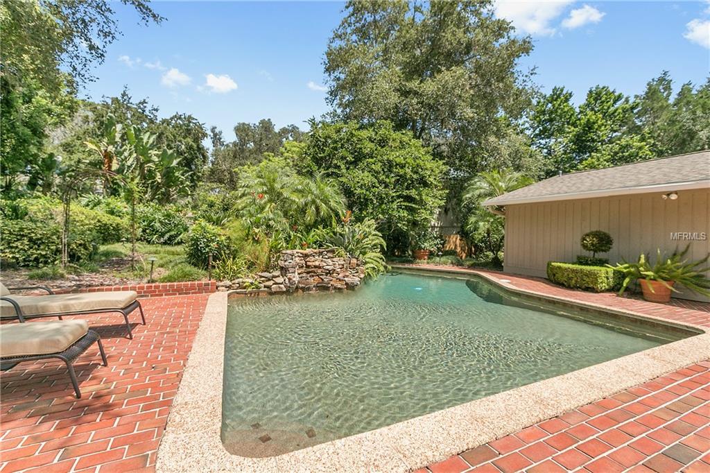 5 SHADOW LANE, MAITLAND, Florida 32751, 4 Bedrooms Bedrooms, 10 Rooms Rooms,3 BathroomsBathrooms,Residential,For sale,SHADOW,O5560936