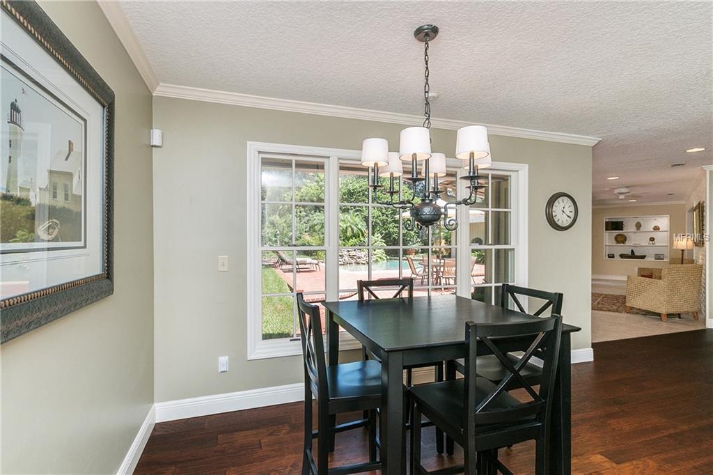 5 SHADOW LANE, MAITLAND, Florida 32751, 4 Bedrooms Bedrooms, 10 Rooms Rooms,3 BathroomsBathrooms,Residential,For sale,SHADOW,O5560936