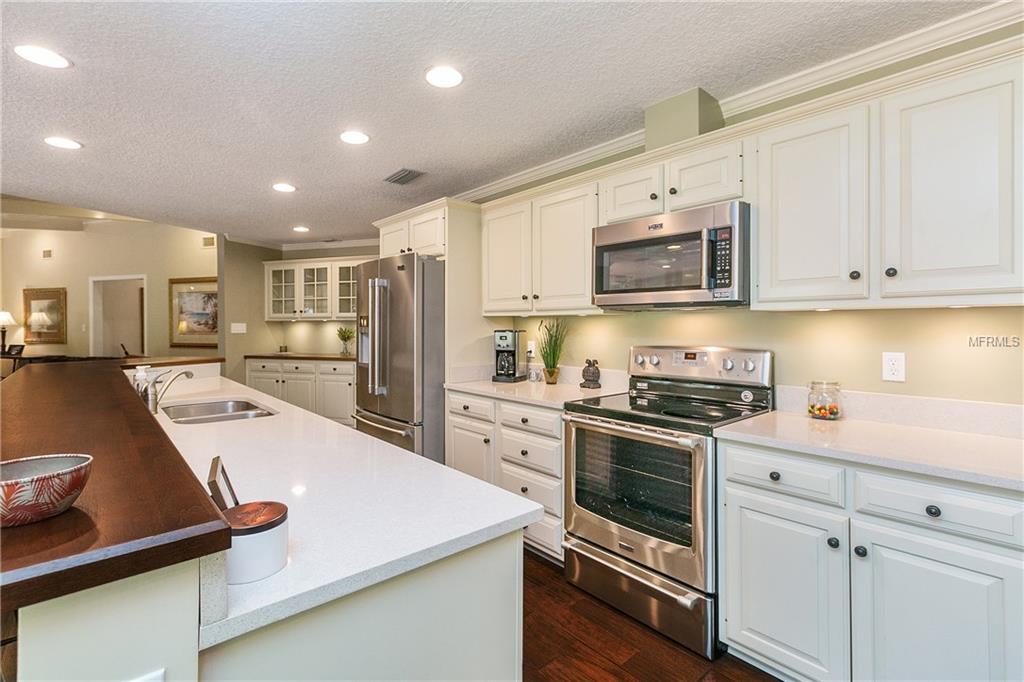 5 SHADOW LANE, MAITLAND, Florida 32751, 4 Bedrooms Bedrooms, 10 Rooms Rooms,3 BathroomsBathrooms,Residential,For sale,SHADOW,O5560936