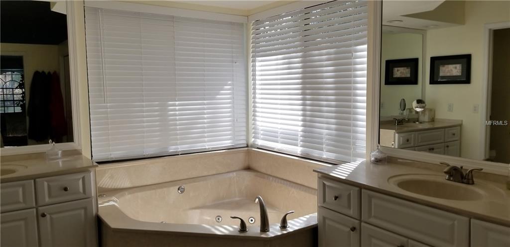 8733 WHISPERING OAKS TRAIL, NEW PORT RICHEY, Florida 34654, 4 Bedrooms Bedrooms, 8 Rooms Rooms,3 BathroomsBathrooms,Residential,For sale,WHISPERING OAKS,W7637732