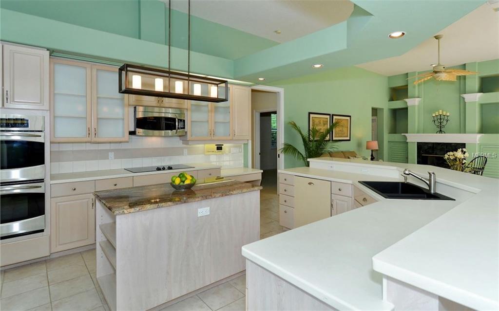 405 TRENWICK LANE, VENICE, Florida 34293, 4 Bedrooms Bedrooms, 11 Rooms Rooms,3 BathroomsBathrooms,Residential,For sale,TRENWICK,A4209969