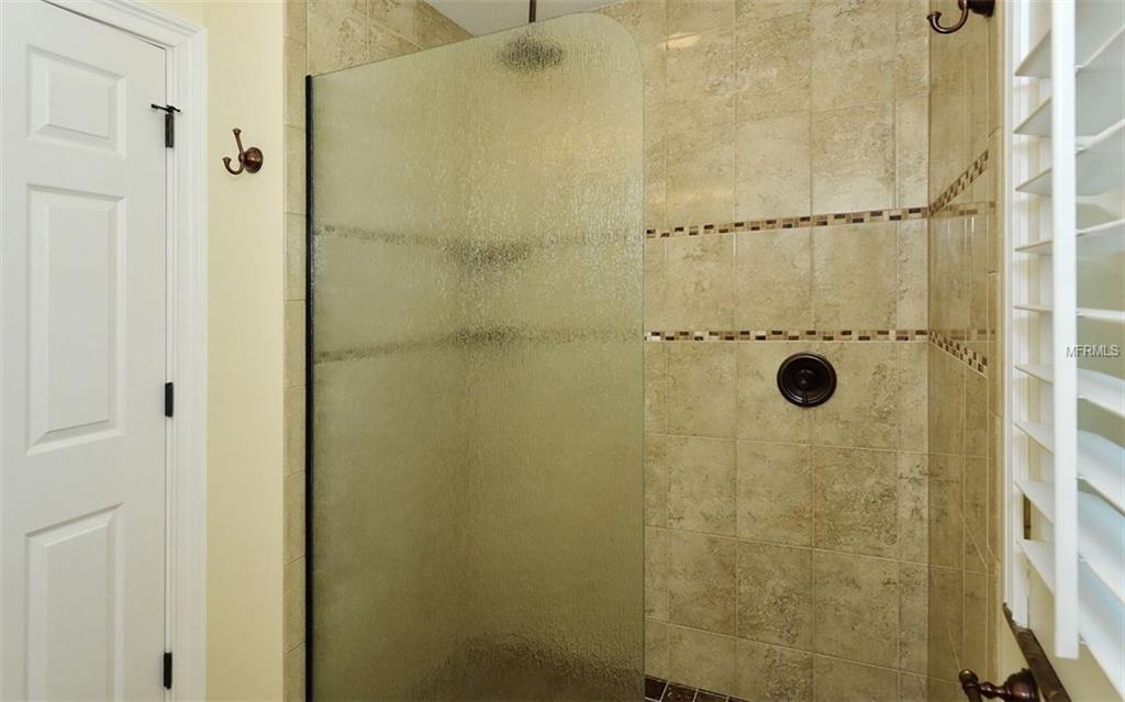 405 TRENWICK LANE, VENICE, Florida 34293, 4 Bedrooms Bedrooms, 11 Rooms Rooms,3 BathroomsBathrooms,Residential,For sale,TRENWICK,A4209969