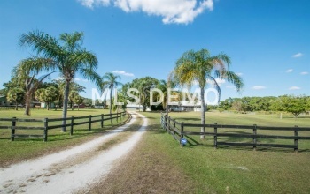 1109 TWIN LAUREL BOULEVARD, NOKOMIS, Florida 34275, 3 Bedrooms Bedrooms, 6 Rooms Rooms,3 BathroomsBathrooms,Residential,For sale,TWIN LAUREL,A4169557