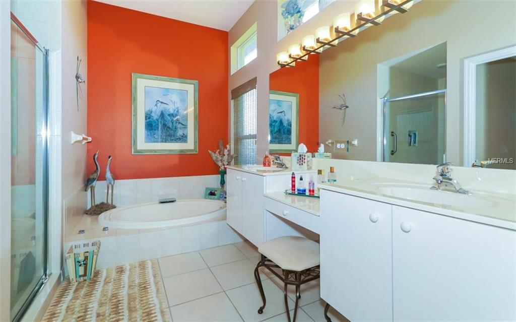 7157 DREWRYS BLUFF, BRADENTON, Florida 34203, 2 Bedrooms Bedrooms, 6 Rooms Rooms,2 BathroomsBathrooms,Residential,For sale,DREWRYS,A4194572