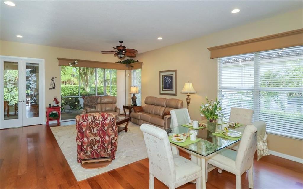 7157 DREWRYS BLUFF, BRADENTON, Florida 34203, 2 Bedrooms Bedrooms, 6 Rooms Rooms,2 BathroomsBathrooms,Residential,For sale,DREWRYS,A4194572