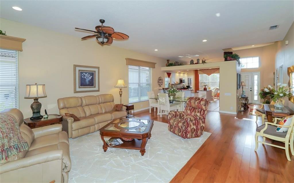 7157 DREWRYS BLUFF, BRADENTON, Florida 34203, 2 Bedrooms Bedrooms, 6 Rooms Rooms,2 BathroomsBathrooms,Residential,For sale,DREWRYS,A4194572