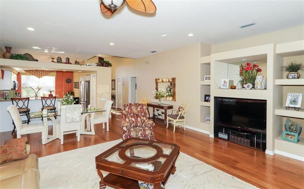 7157 DREWRYS BLUFF, BRADENTON, Florida 34203, 2 Bedrooms Bedrooms, 6 Rooms Rooms,2 BathroomsBathrooms,Residential,For sale,DREWRYS,A4194572