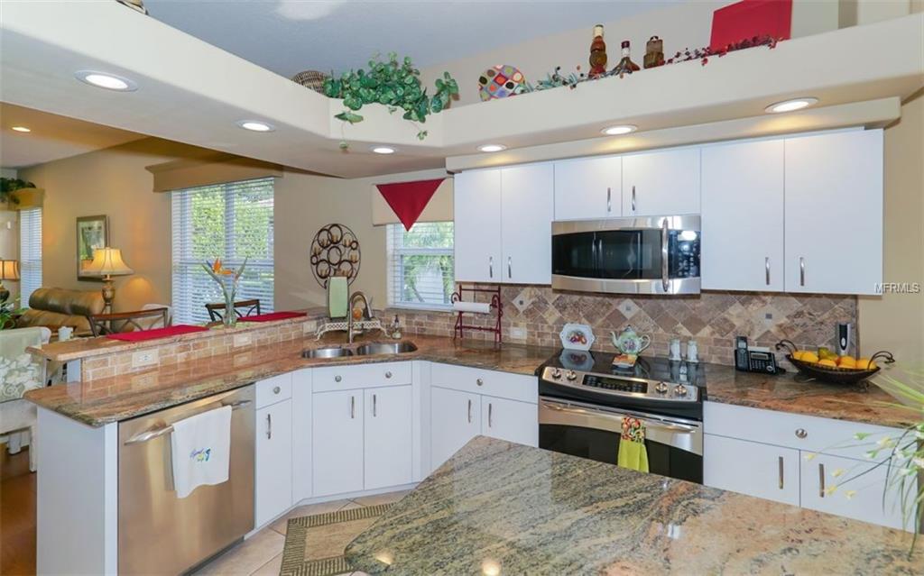 7157 DREWRYS BLUFF, BRADENTON, Florida 34203, 2 Bedrooms Bedrooms, 6 Rooms Rooms,2 BathroomsBathrooms,Residential,For sale,DREWRYS,A4194572