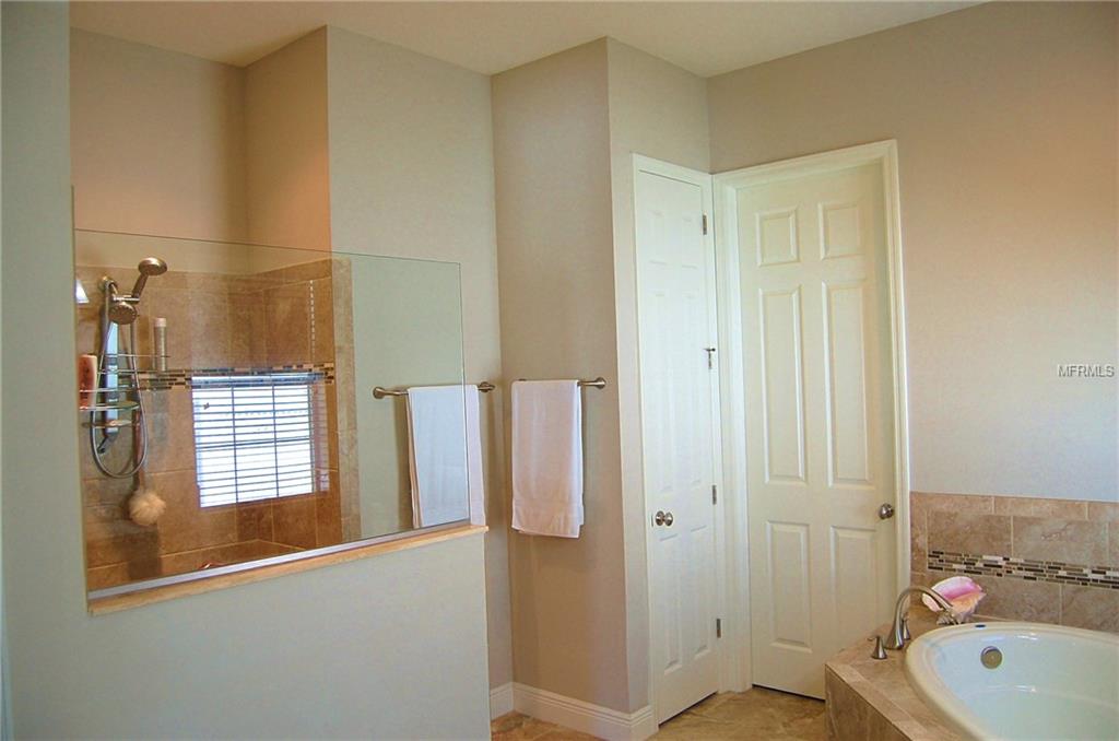 517 MANNS HARBOR DRIVE, APOLLO BEACH, Florida 33572, 3 Bedrooms Bedrooms, 9 Rooms Rooms,2 BathroomsBathrooms,Residential,For sale,MANNS HARBOR,T2923063