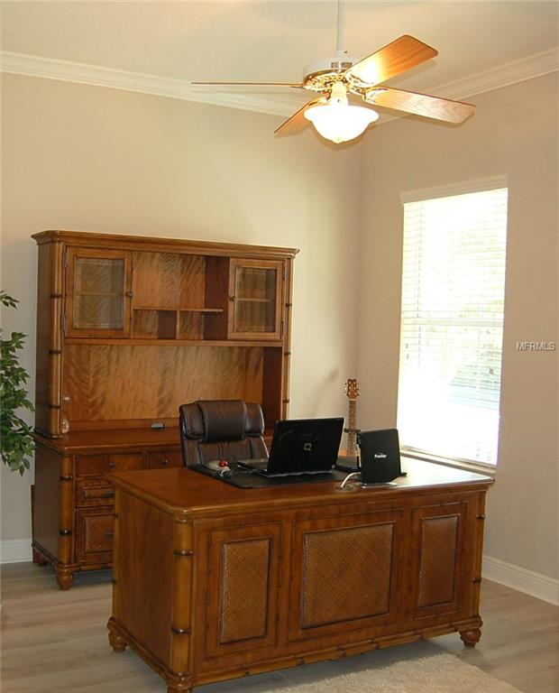 517 MANNS HARBOR DRIVE, APOLLO BEACH, Florida 33572, 3 Bedrooms Bedrooms, 9 Rooms Rooms,2 BathroomsBathrooms,Residential,For sale,MANNS HARBOR,T2923063