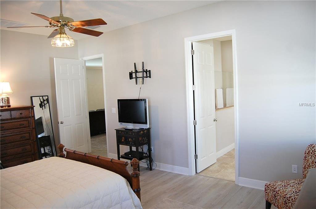 517 MANNS HARBOR DRIVE, APOLLO BEACH, Florida 33572, 3 Bedrooms Bedrooms, 9 Rooms Rooms,2 BathroomsBathrooms,Residential,For sale,MANNS HARBOR,T2923063