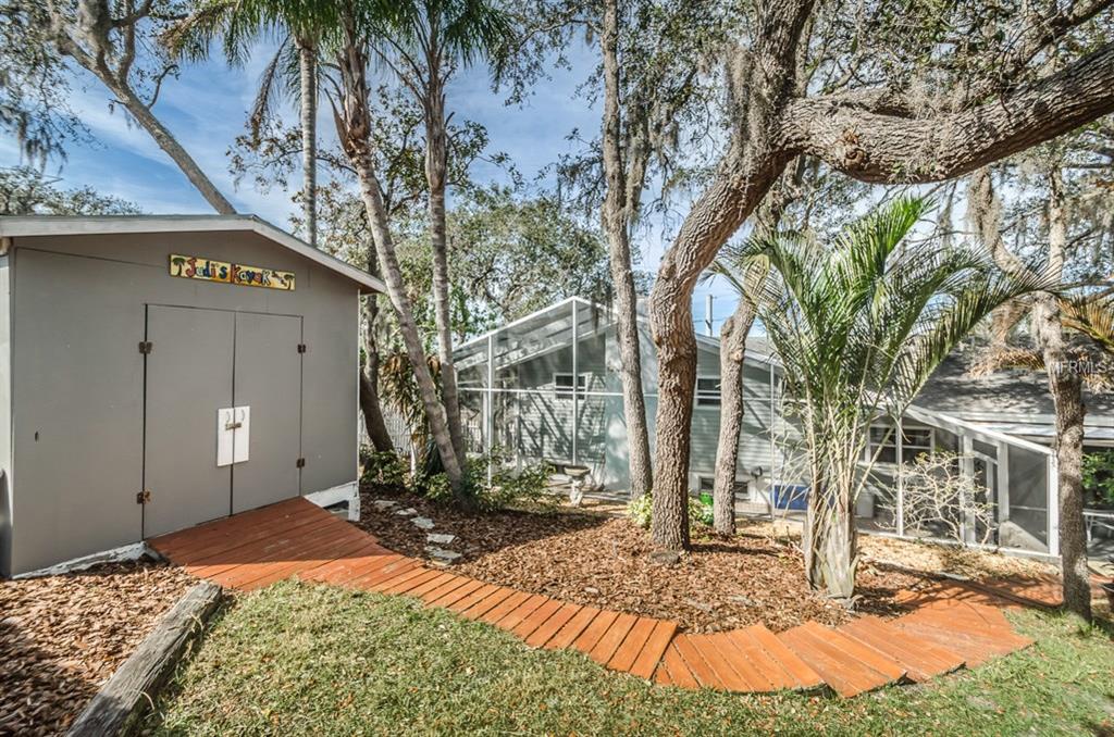 1610 KEYSTONE ROAD, TARPON SPRINGS, Florida 34688, 5 Bedrooms Bedrooms, 3 Rooms Rooms,3 BathroomsBathrooms,Residential,For sale,KEYSTONE,U7845797