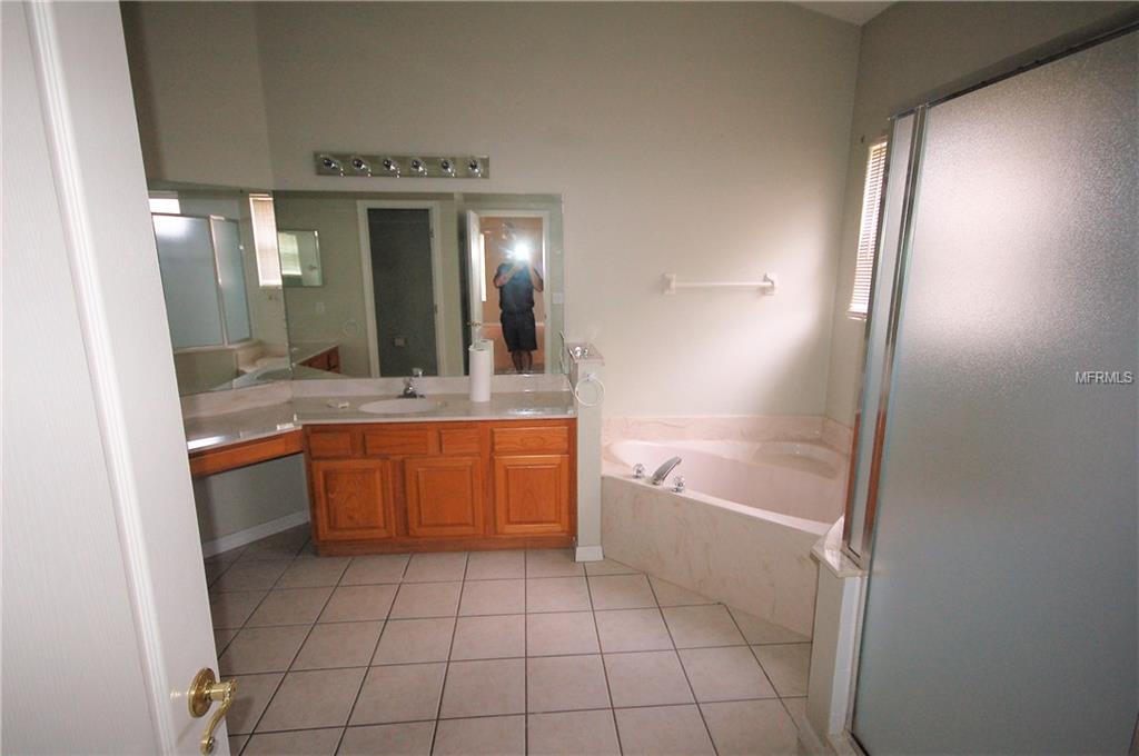 3144 FLORAL WAY E, APOPKA, Florida 32703, 4 Bedrooms Bedrooms, 9 Rooms Rooms,2 BathroomsBathrooms,Residential,For sale,FLORAL WAY E,O5559611