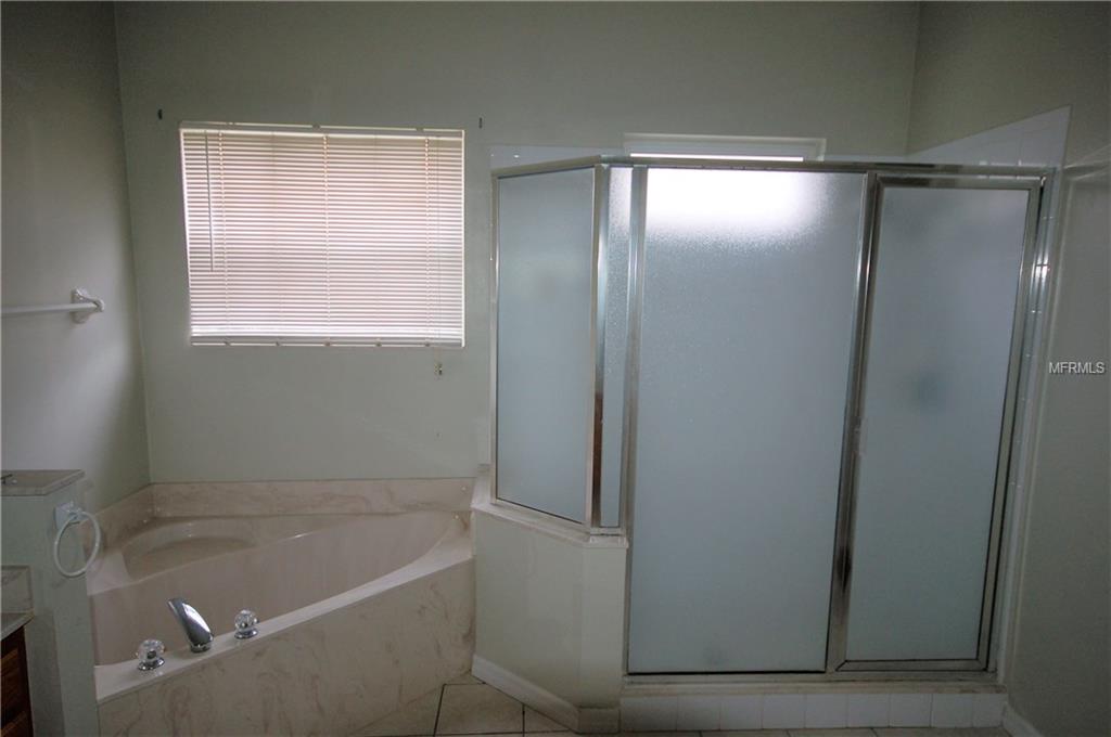 3144 FLORAL WAY E, APOPKA, Florida 32703, 4 Bedrooms Bedrooms, 9 Rooms Rooms,2 BathroomsBathrooms,Residential,For sale,FLORAL WAY E,O5559611