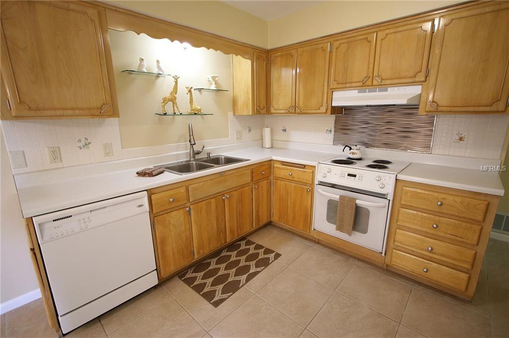 1460 JASMINE WAY, CLEARWATER, Florida 33756, 3 Bedrooms Bedrooms, 8 Rooms Rooms,2 BathroomsBathrooms,Residential,For sale,JASMINE,U7846755