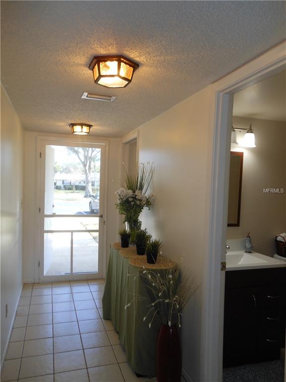 6939 W COUNTRY CLUB DRIVE N, SARASOTA, Florida 34243, 3 Bedrooms Bedrooms, 9 Rooms Rooms,2 BathroomsBathrooms,Residential,For sale,COUNTRY CLUB,A4209652