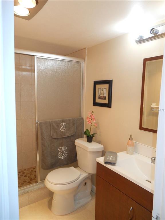 6939 W COUNTRY CLUB DRIVE N, SARASOTA, Florida 34243, 3 Bedrooms Bedrooms, 9 Rooms Rooms,2 BathroomsBathrooms,Residential,For sale,COUNTRY CLUB,A4209652