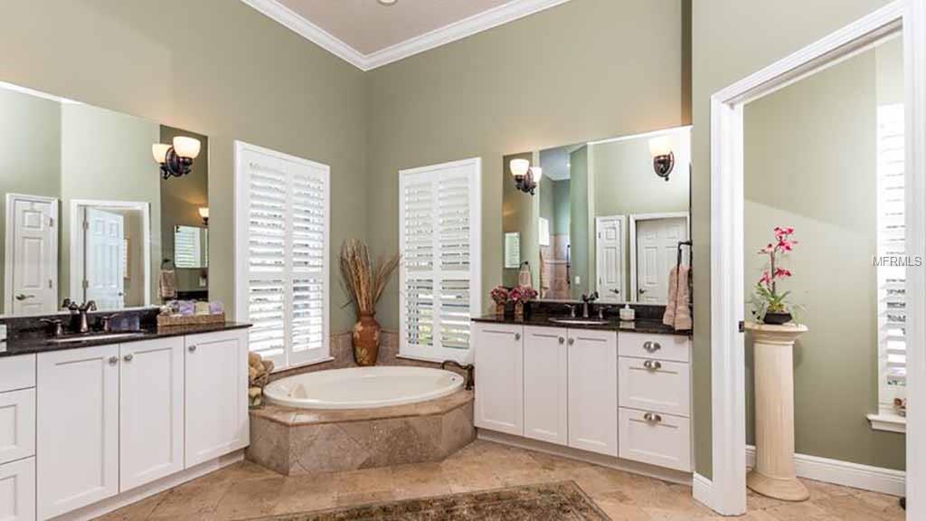 607 MANNS HARBOR DRIVE, APOLLO BEACH, Florida 33572, 4 Bedrooms Bedrooms, 12 Rooms Rooms,3 BathroomsBathrooms,Residential,For sale,MANNS HARBOR,T2899877