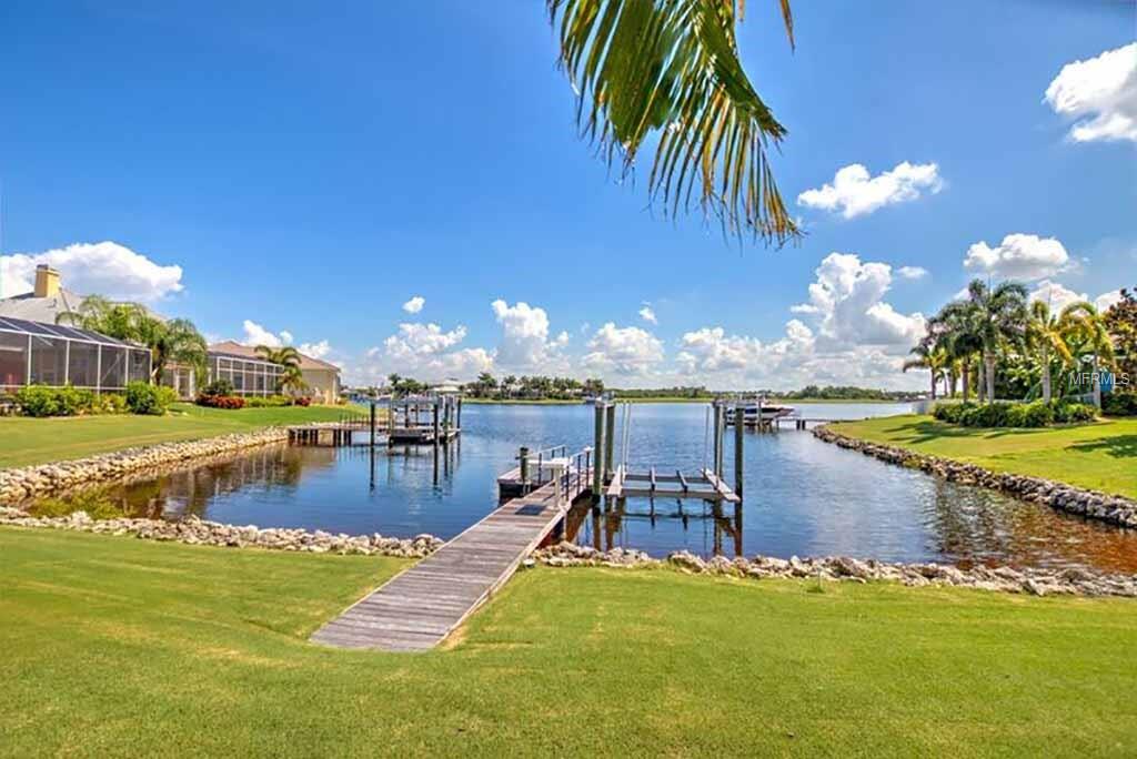 607 MANNS HARBOR DRIVE, APOLLO BEACH, Florida 33572, 4 Bedrooms Bedrooms, 12 Rooms Rooms,3 BathroomsBathrooms,Residential,For sale,MANNS HARBOR,T2899877