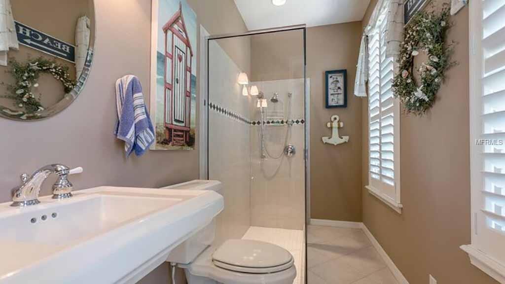 607 MANNS HARBOR DRIVE, APOLLO BEACH, Florida 33572, 4 Bedrooms Bedrooms, 12 Rooms Rooms,3 BathroomsBathrooms,Residential,For sale,MANNS HARBOR,T2899877