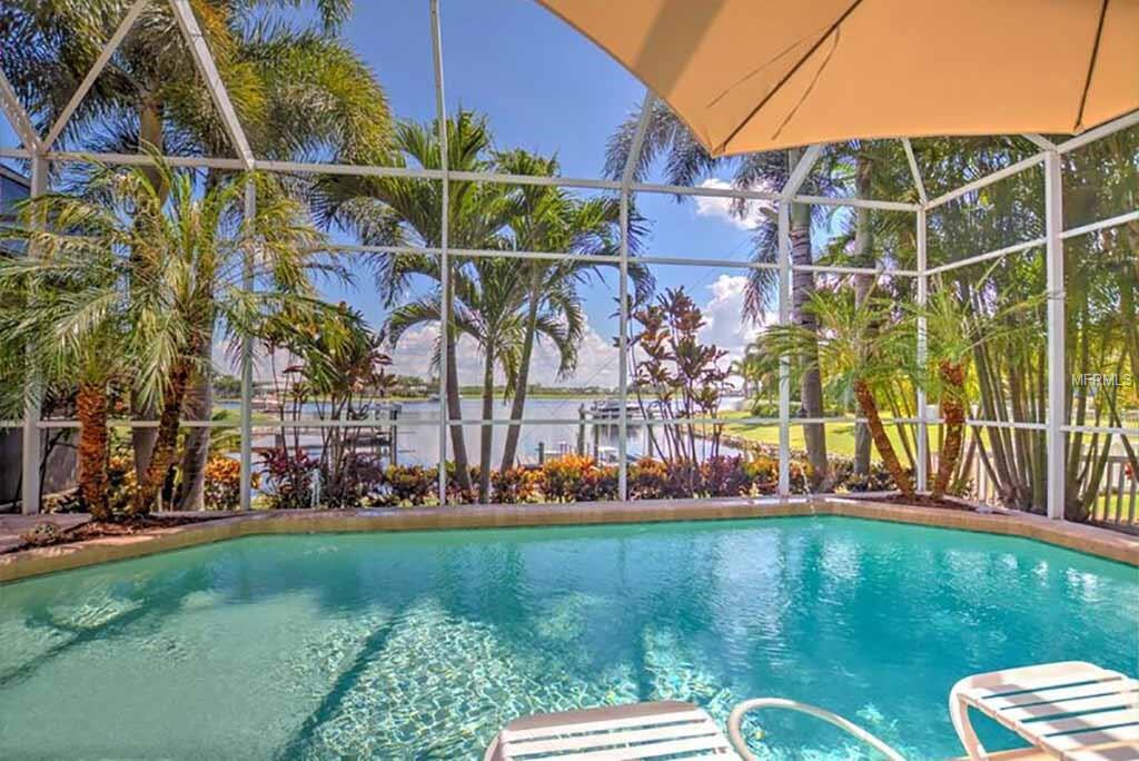 607 MANNS HARBOR DRIVE, APOLLO BEACH, Florida 33572, 4 Bedrooms Bedrooms, 12 Rooms Rooms,3 BathroomsBathrooms,Residential,For sale,MANNS HARBOR,T2899877