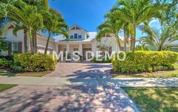 607 MANNS HARBOR DRIVE, APOLLO BEACH, Florida 33572, 4 Bedrooms Bedrooms, 12 Rooms Rooms,3 BathroomsBathrooms,Residential,For sale,MANNS HARBOR,T2899877