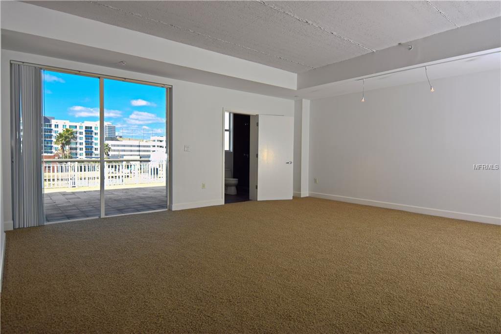 1002 CHANNELSIDE DRIVE, TAMPA, Florida 33602, 1 Bedroom Bedrooms, 3 Rooms Rooms,2 BathroomsBathrooms,Residential,For sale,CHANNELSIDE,T2916817