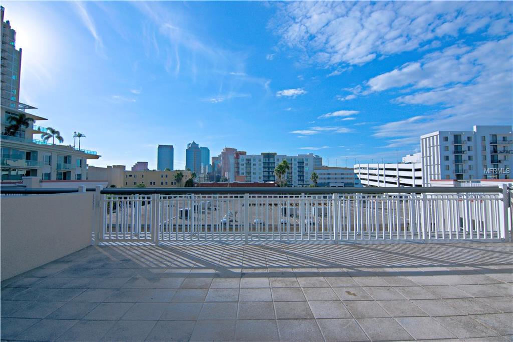 1002 CHANNELSIDE DRIVE, TAMPA, Florida 33602, 1 Bedroom Bedrooms, 3 Rooms Rooms,2 BathroomsBathrooms,Residential,For sale,CHANNELSIDE,T2916817