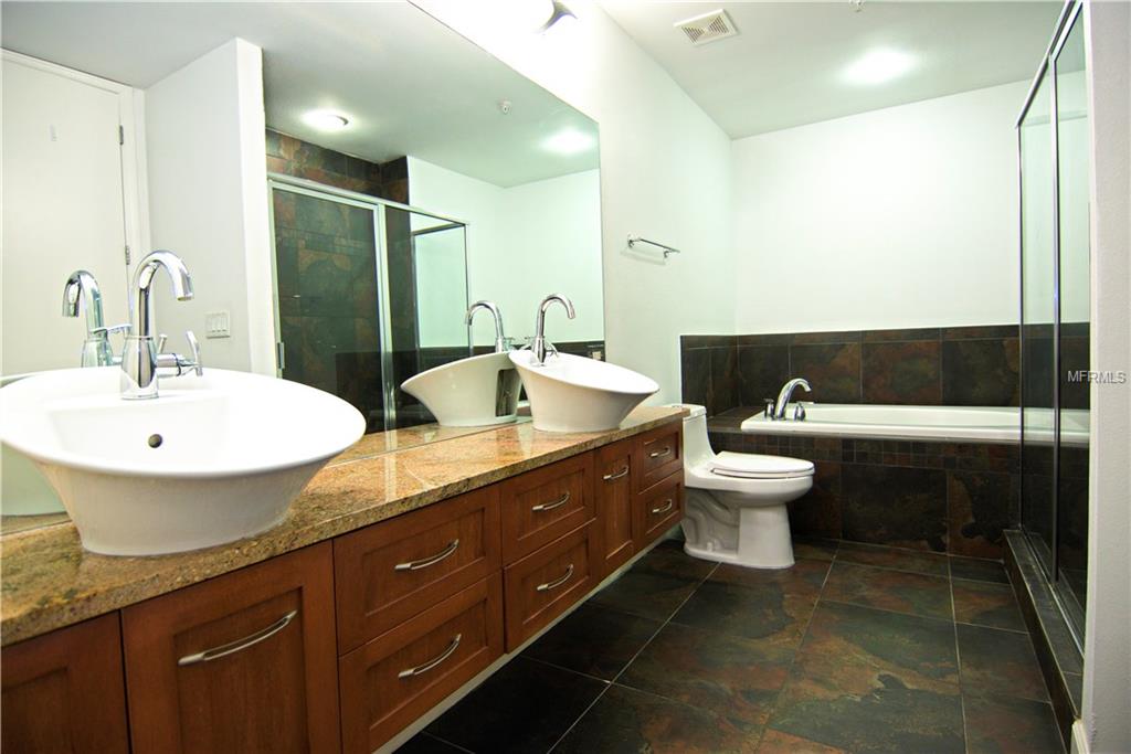 1002 CHANNELSIDE DRIVE, TAMPA, Florida 33602, 1 Bedroom Bedrooms, 3 Rooms Rooms,2 BathroomsBathrooms,Residential,For sale,CHANNELSIDE,T2916817