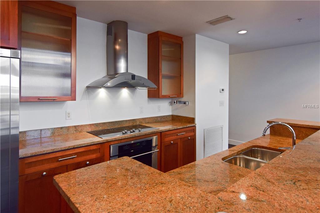 1002 CHANNELSIDE DRIVE, TAMPA, Florida 33602, 1 Bedroom Bedrooms, 3 Rooms Rooms,2 BathroomsBathrooms,Residential,For sale,CHANNELSIDE,T2916817