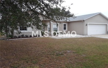 525 MARICOPA DRIVE, KISSIMMEE, Florida 34758, 5 Bedrooms Bedrooms, 8 Rooms Rooms,3 BathroomsBathrooms,Residential,For sale,MARICOPA,S4854908