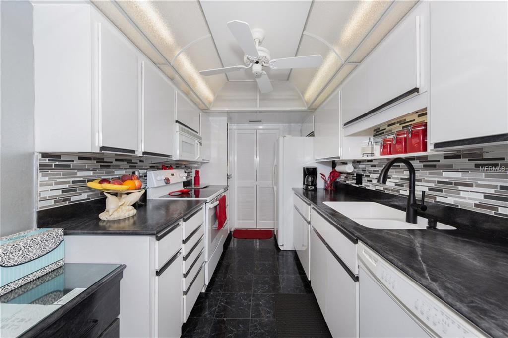 700 GOLDEN BEACH BOULEVARD, VENICE, Florida 34285, 2 Bedrooms Bedrooms, 6 Rooms Rooms,2 BathroomsBathrooms,Residential,For sale,GOLDEN BEACH,N5916347