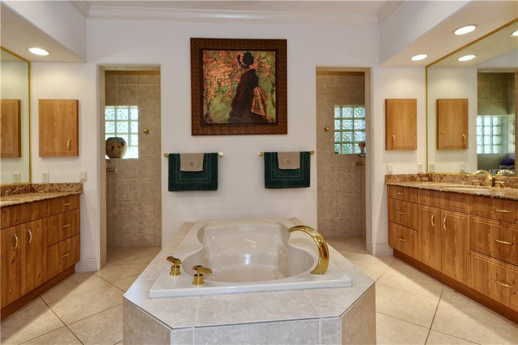 8897 BLOOMFIELD BOULEVARD, SARASOTA, Florida 34238, 3 Bedrooms Bedrooms, 8 Rooms Rooms,3 BathroomsBathrooms,Residential,For sale,BLOOMFIELD,A4170488