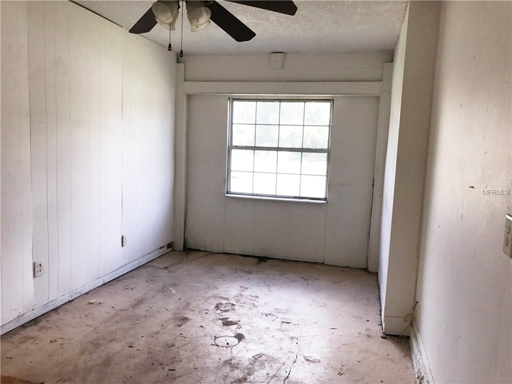 959 SUNRISE COURT, WINTER HAVEN, Florida 33880, 4 Bedrooms Bedrooms, 3 Rooms Rooms,2 BathroomsBathrooms,Residential,For sale,SUNRISE,T2899881