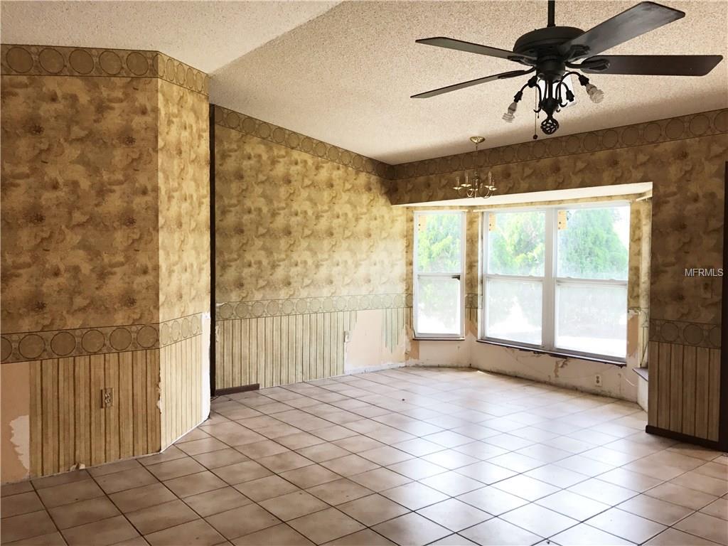 959 SUNRISE COURT, WINTER HAVEN, Florida 33880, 4 Bedrooms Bedrooms, 3 Rooms Rooms,2 BathroomsBathrooms,Residential,For sale,SUNRISE,T2899881