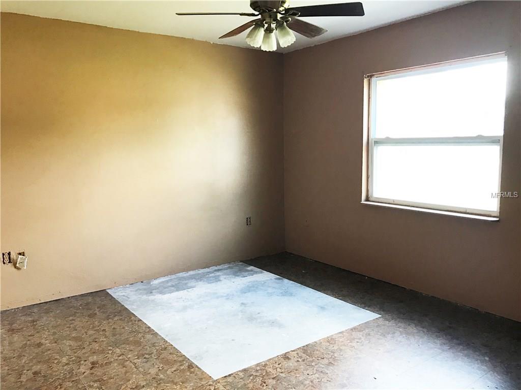 959 SUNRISE COURT, WINTER HAVEN, Florida 33880, 4 Bedrooms Bedrooms, 3 Rooms Rooms,2 BathroomsBathrooms,Residential,For sale,SUNRISE,T2899881