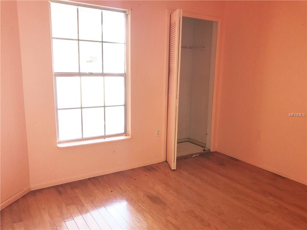 959 SUNRISE COURT, WINTER HAVEN, Florida 33880, 4 Bedrooms Bedrooms, 3 Rooms Rooms,2 BathroomsBathrooms,Residential,For sale,SUNRISE,T2899881