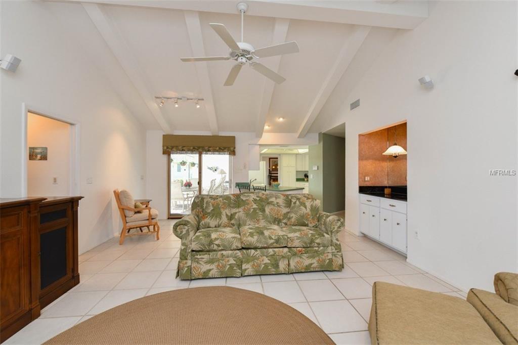 3728 TORREY PINES BOULEVARD, SARASOTA, Florida 34238, 3 Bedrooms Bedrooms, 9 Rooms Rooms,2 BathroomsBathrooms,Residential,For sale,TORREY PINES,A4204630