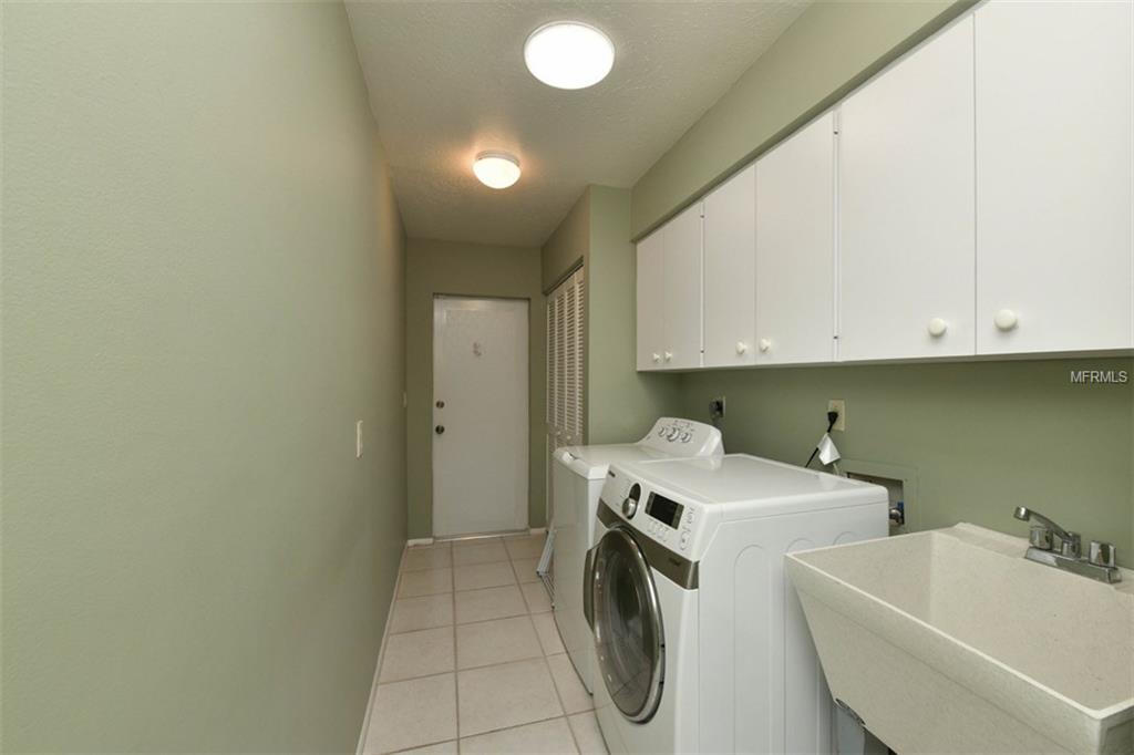 3728 TORREY PINES BOULEVARD, SARASOTA, Florida 34238, 3 Bedrooms Bedrooms, 9 Rooms Rooms,2 BathroomsBathrooms,Residential,For sale,TORREY PINES,A4204630