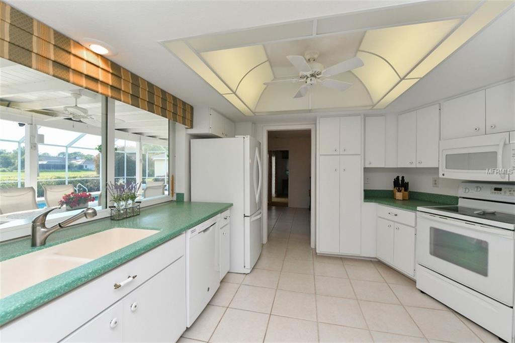 3728 TORREY PINES BOULEVARD, SARASOTA, Florida 34238, 3 Bedrooms Bedrooms, 9 Rooms Rooms,2 BathroomsBathrooms,Residential,For sale,TORREY PINES,A4204630