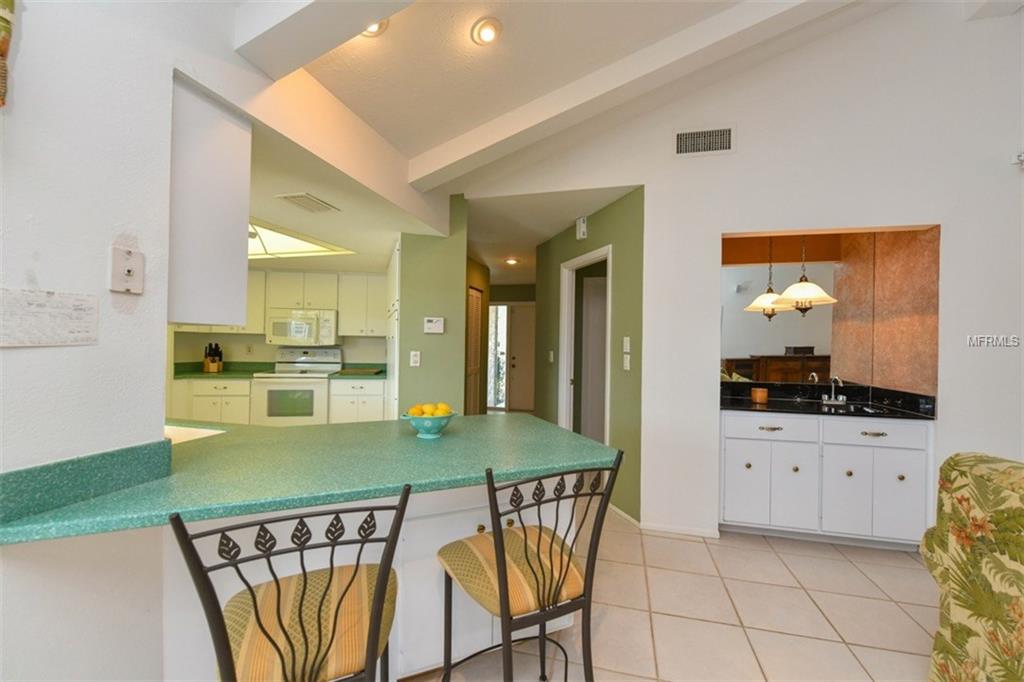 3728 TORREY PINES BOULEVARD, SARASOTA, Florida 34238, 3 Bedrooms Bedrooms, 9 Rooms Rooms,2 BathroomsBathrooms,Residential,For sale,TORREY PINES,A4204630