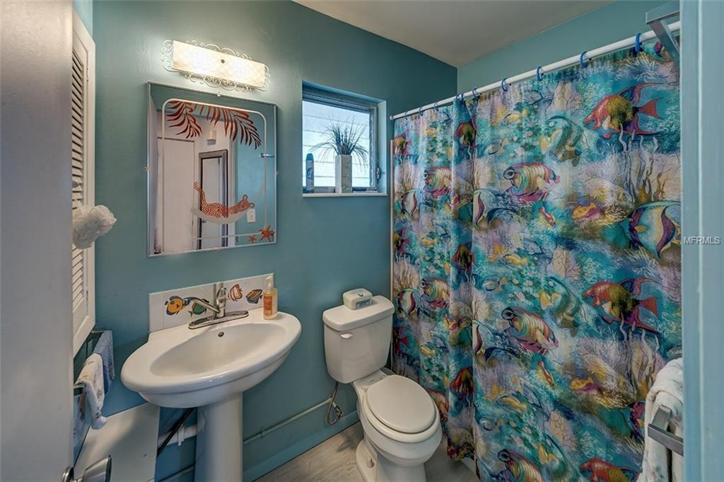 1804 ROXANE WAY, SARASOTA, Florida 34235, 2 Bedrooms Bedrooms, 5 Rooms Rooms,1 BathroomBathrooms,Residential,For sale,ROXANE,A4207848