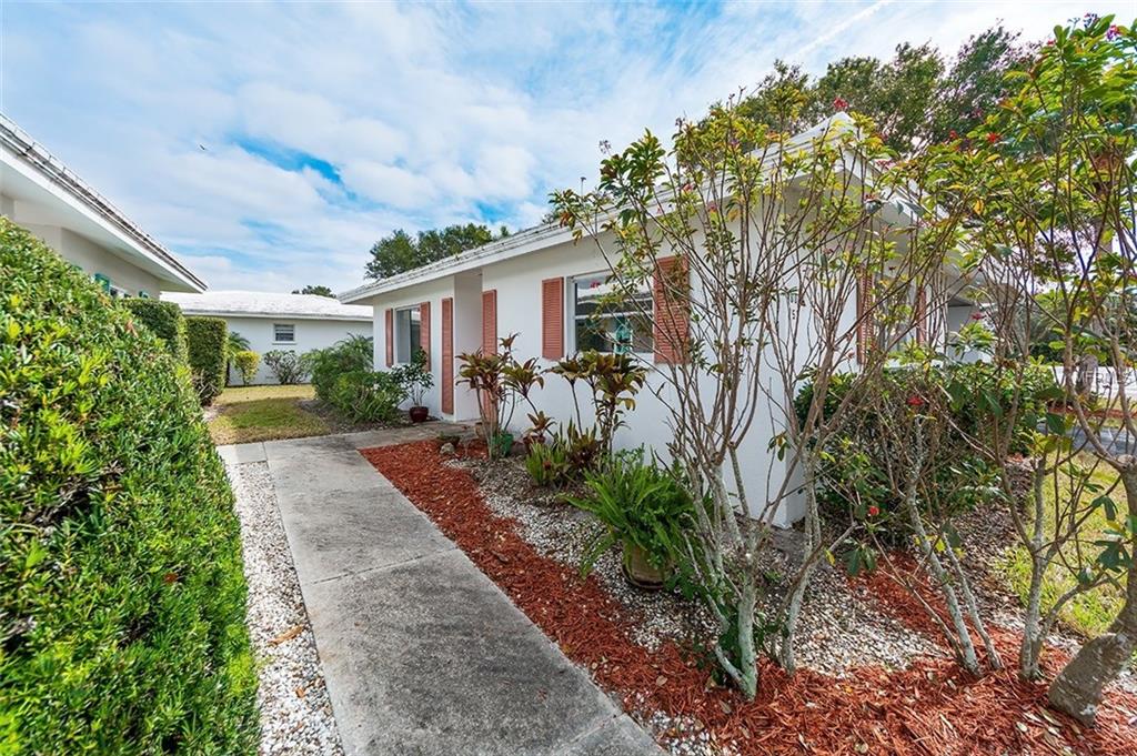 1804 ROXANE WAY, SARASOTA, Florida 34235, 2 Bedrooms Bedrooms, 5 Rooms Rooms,1 BathroomBathrooms,Residential,For sale,ROXANE,A4207848