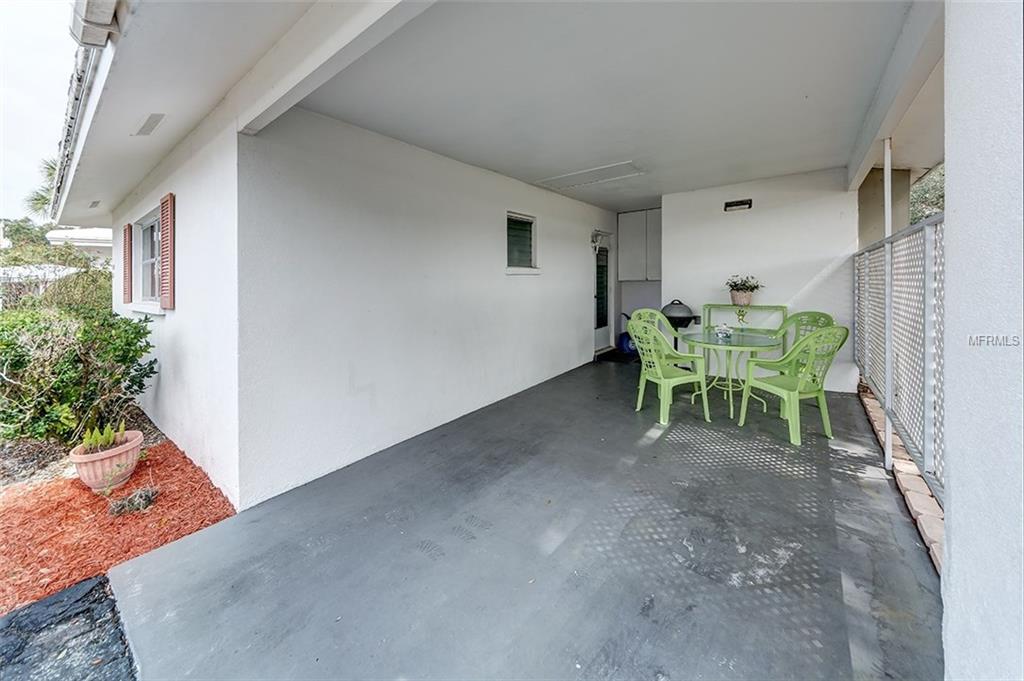 1804 ROXANE WAY, SARASOTA, Florida 34235, 2 Bedrooms Bedrooms, 5 Rooms Rooms,1 BathroomBathrooms,Residential,For sale,ROXANE,A4207848