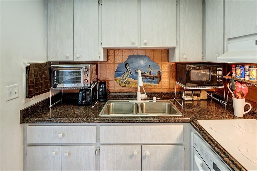 1804 ROXANE WAY, SARASOTA, Florida 34235, 2 Bedrooms Bedrooms, 5 Rooms Rooms,1 BathroomBathrooms,Residential,For sale,ROXANE,A4207848