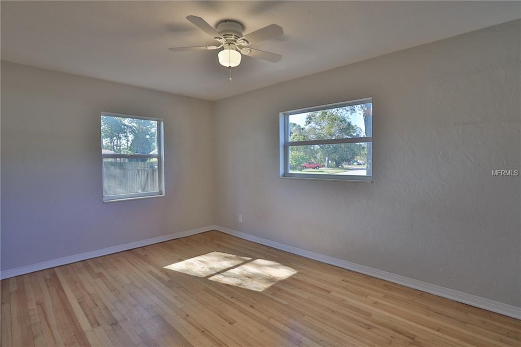1701 OXFORD STREET N, ST PETERSBURG, Florida 33710, 3 Bedrooms Bedrooms, 6 Rooms Rooms,2 BathroomsBathrooms,Residential,For sale,OXFORD,U7847174